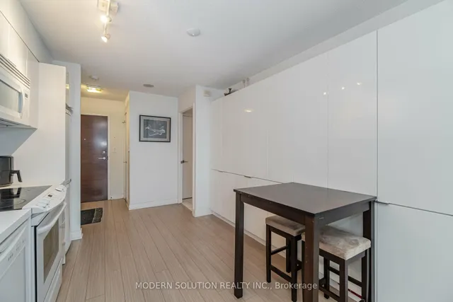 Additional image 29 of 10 Capreol Crt Unit 925