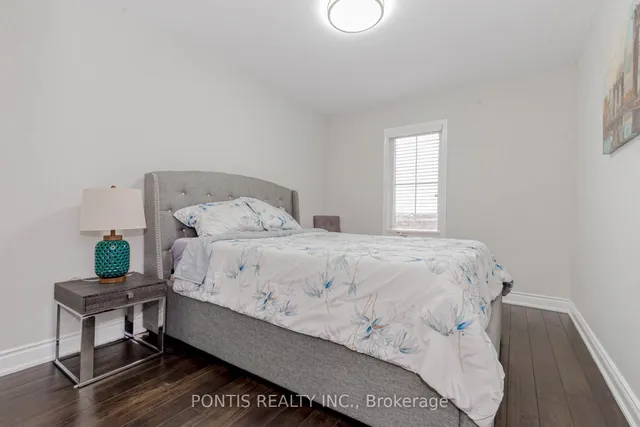 Additional image 39 of 33 Tight Crt