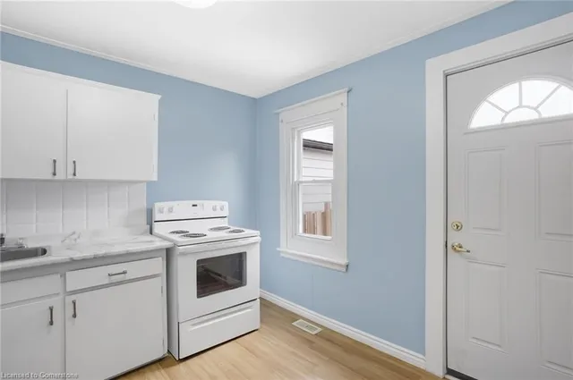 Additional image 12 of 84 Frederick Ave