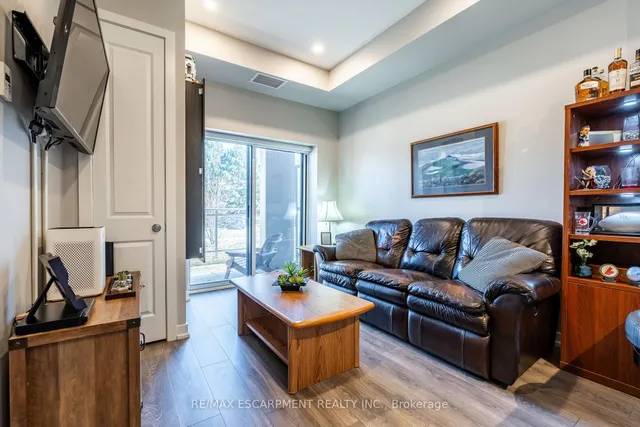 Additional image 17 of 4040 UPPER MIDDLE Rd Unit 102