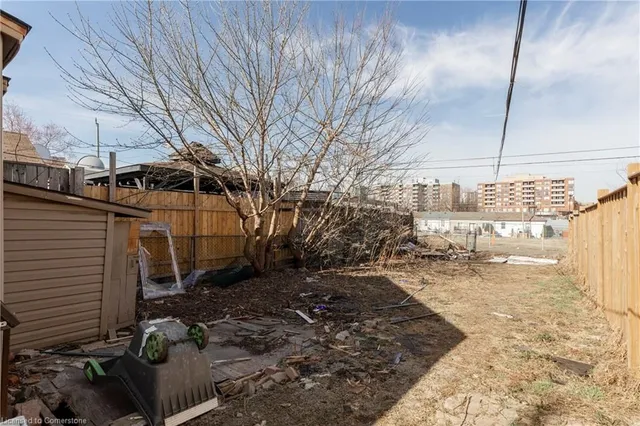 Additional image 27 of 227 Wellington St