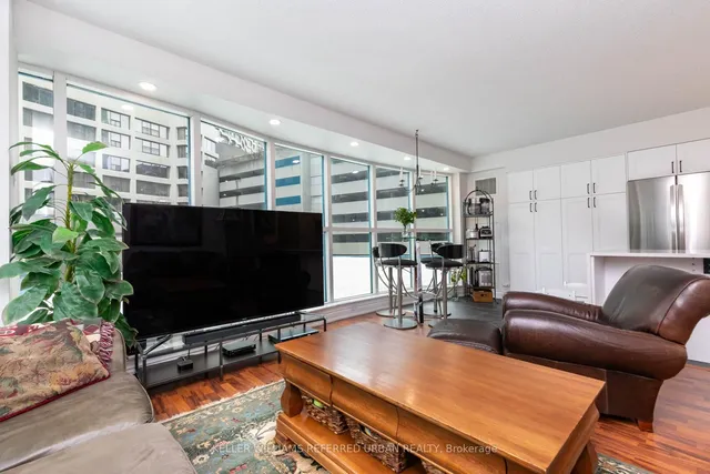 Additional image 11 of 77 Harbour Sq Unit 302