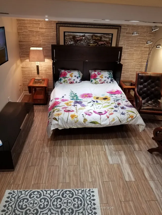 Additional image 24 of 35 Dayton Ave