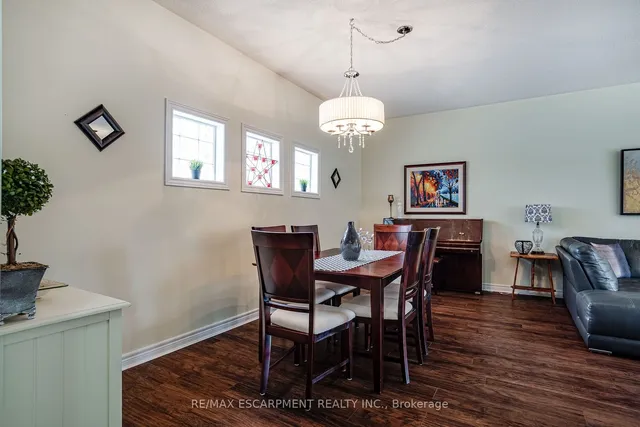 Additional image 11 of 100 Beddoe Dr Unit 27