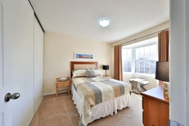 Additional image 17 of 104 Frances Ave Unit 11