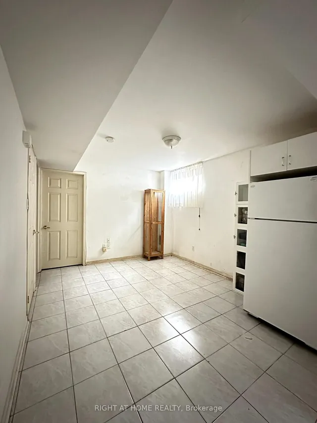 Additional image 35 of 28 Huntington Ave