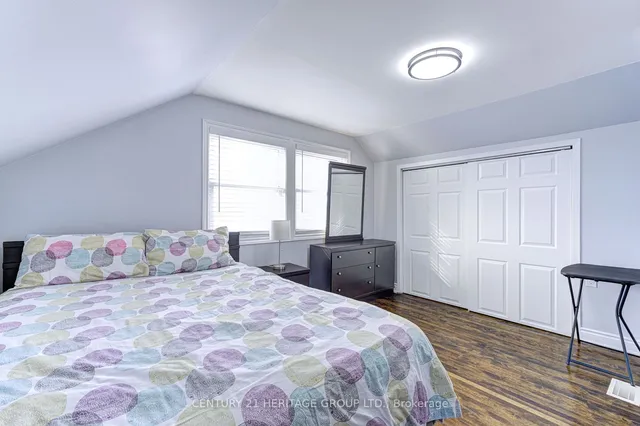 Additional image 33 of 37 Selkirk Ave