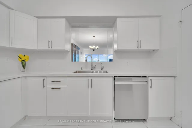 Additional image 14 of 8 Lee Centre Dr Unit PH203