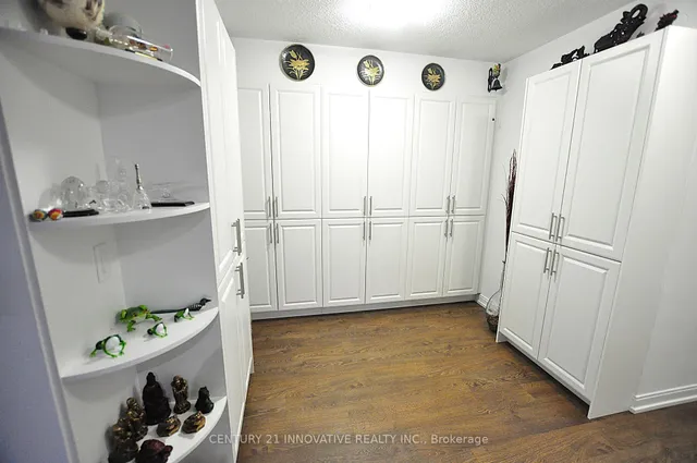 Additional image 9 of 275 Village Green Sq Unit 2616