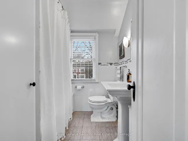 Additional image 14 of 8 Kingsgarden Rd
