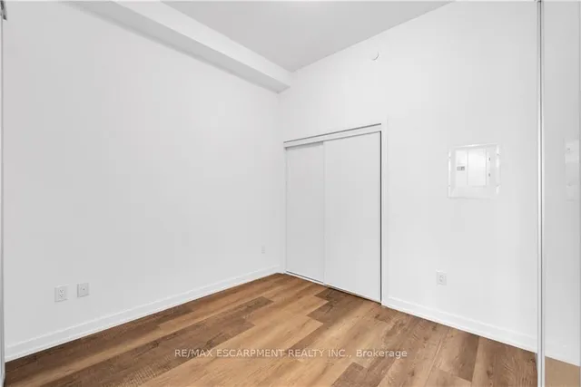 Additional image 8 of 460 Dundas St Unit 122