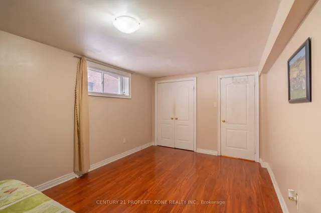 Additional image 18 of 140 Vintage Gate