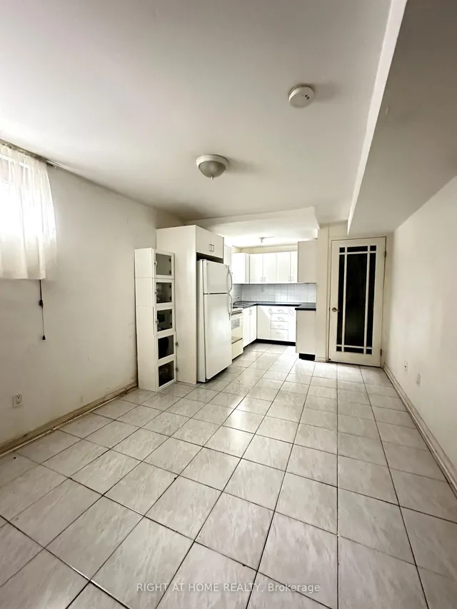 Additional image 36 of 28 Huntington Ave