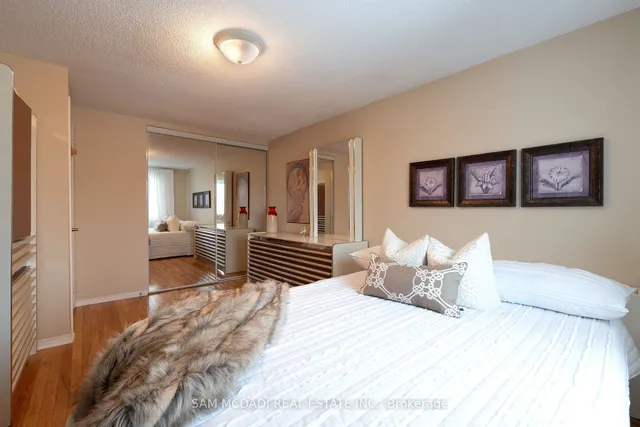 Additional image 25 of 69 Parkside Dr