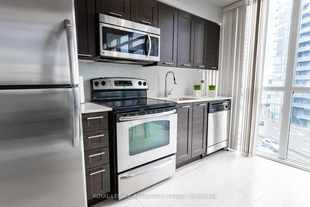 Additional image 6 of 169 Fort York Blvd Unit 920