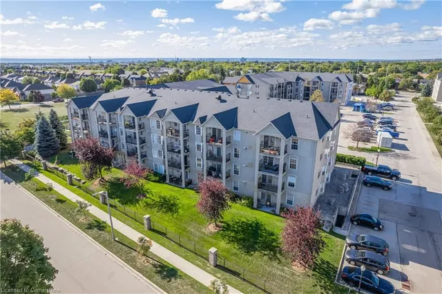 Additional image 35 of 1421 Walkers Line Unit 410