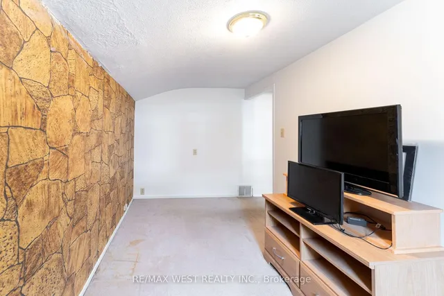 Additional image 14 of 275 Claremont Ave