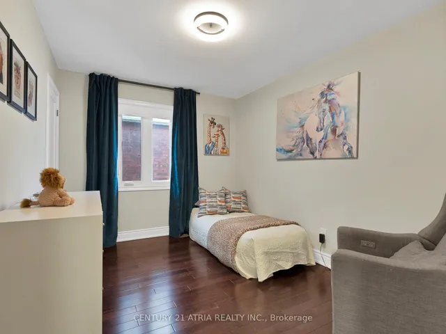 Additional image 34 of 72 Redwood Ave