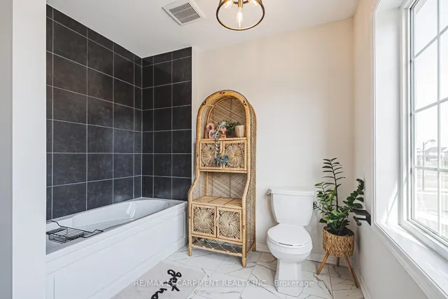 Additional image 23 of 249 Kinsman Dr