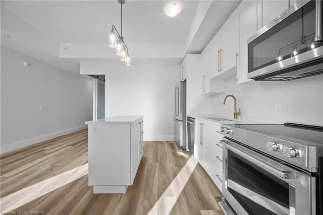 Additional image 27 of 51 David St Unit 204