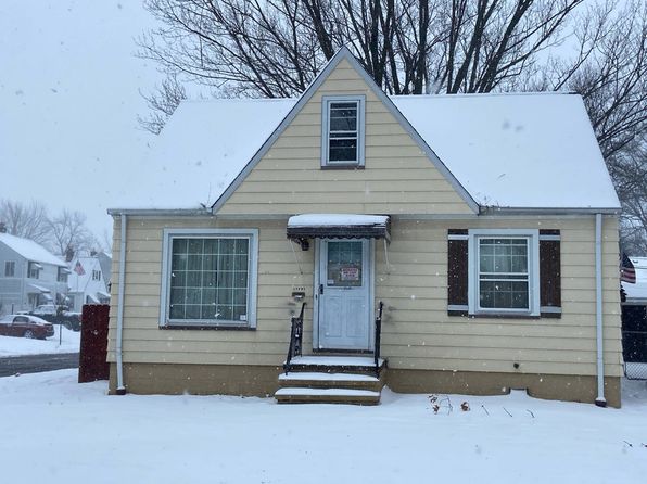 17401 Glenshire Ave, Cleveland, OH 44135