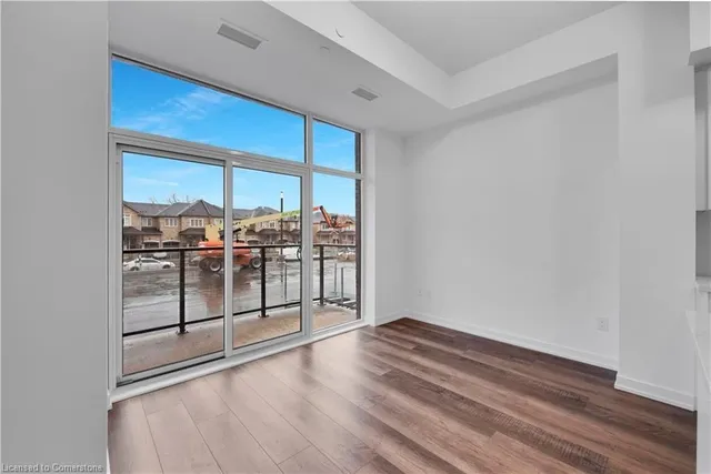 Additional image 18 of 460 Dundas St Unit 122