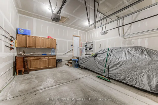 Additional image 36 of 900 Doon Village Rd Unit 4