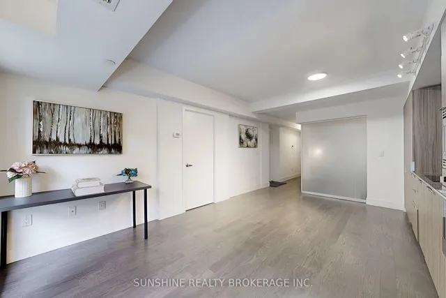 Additional image 29 of 955 Bay St Unit 905