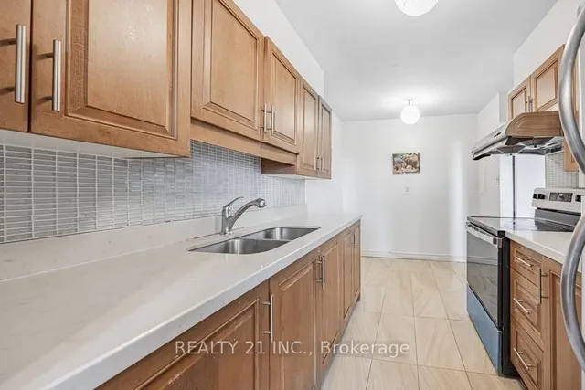 Additional image 19 of 180 Markham Rd Unit 512