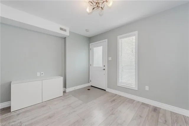 Additional image 4 of 122 Courtland Ave Unit 11