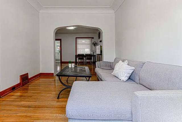 Additional image 5 of 27 Fairview Ave