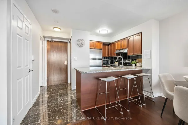 Additional image 4 of 35 Hollywood Ave Unit 703