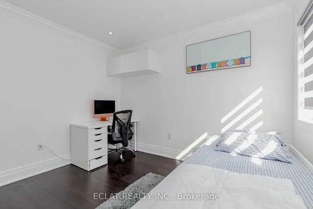 Additional image 31 of 32 Nanaimo Cres