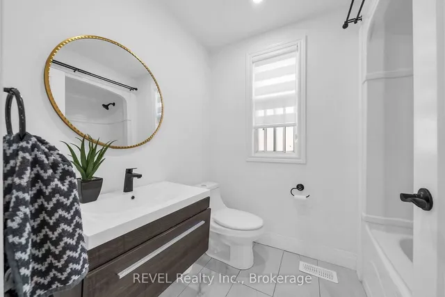 Additional image 21 of 56 FREDERICK Ave