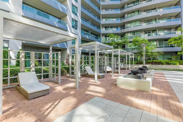 Additional image 23 of 25 Lower Simcoe St Unit 305