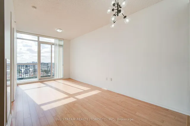 Additional image 22 of 800 Lawrence Ave Unit 812