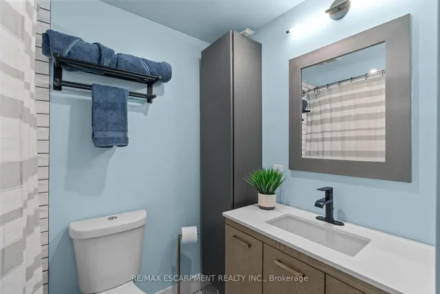 Additional image 25 of 684 Dynes Rd Unit 5