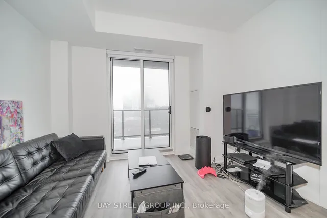 Additional image 16 of 2369 Danforth Ave Unit 711