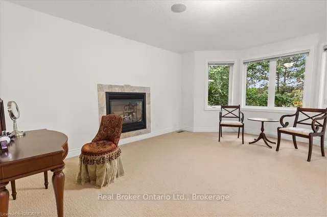 Additional image 20 of 45 Pioneer Tower Cres
