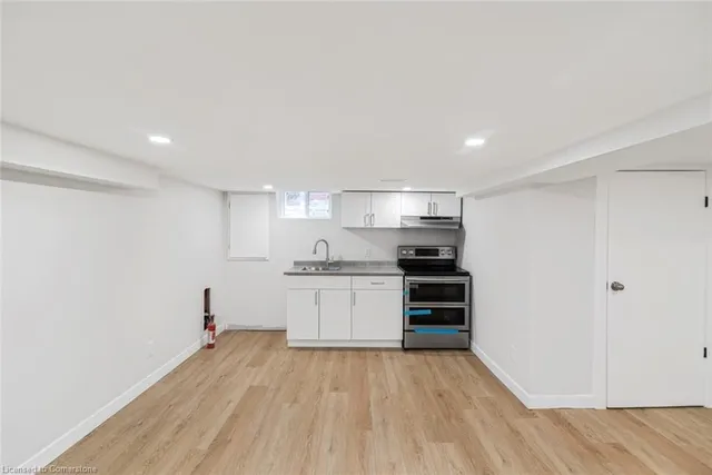 Additional image 30 of 42 Cameron Ave
