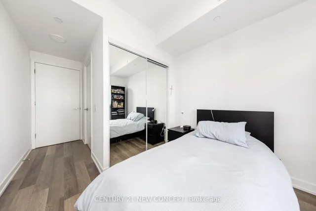 Additional image 5 of 39 Roehampton Ave Unit 2003