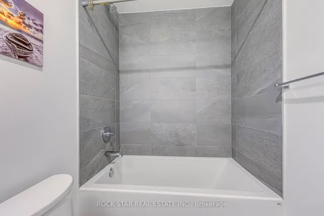 Additional image 31 of 405 Dundas St Unit 216