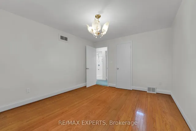 Additional image 28 of 124 Spears St