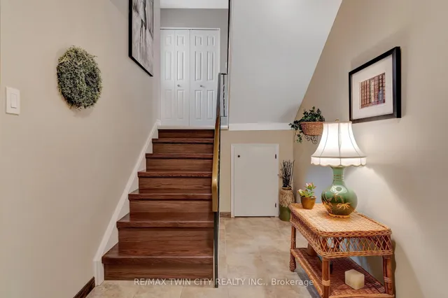 Additional image 24 of 158 Martinglen Cres