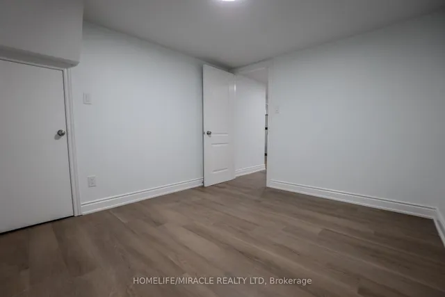 Additional image 32 of 41 Grande Ave