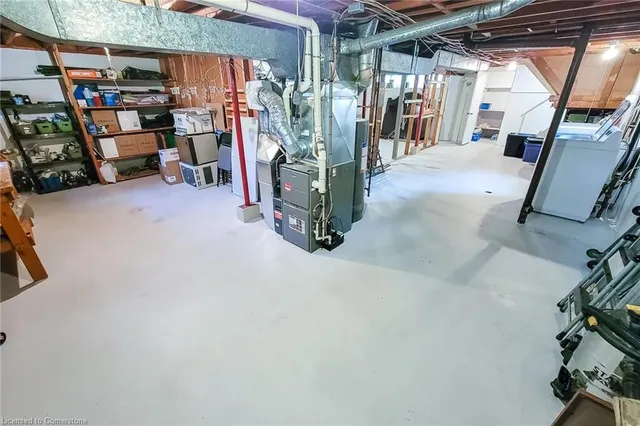 Additional image 28 of 249 Fernwood Cres