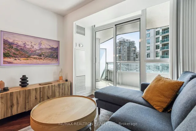 Additional image 10 of 19 Grand Trunk Cres Unit 1215