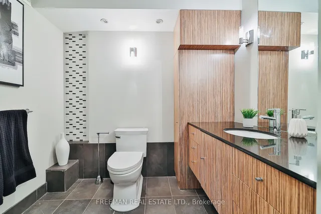 Additional image 9 of 360 Bloor St Unit 204