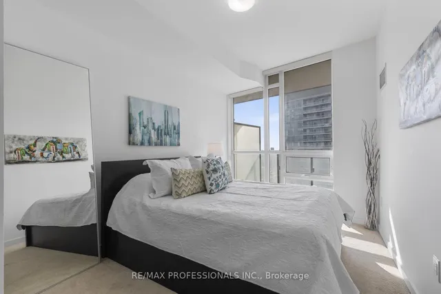 Additional image 18 of 70 Forest Manor Rd Unit 1806