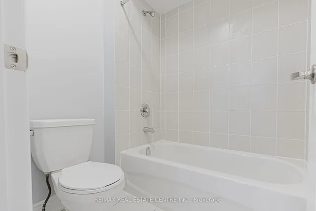 Additional image 28 of 78 Hollowgrove Blvd